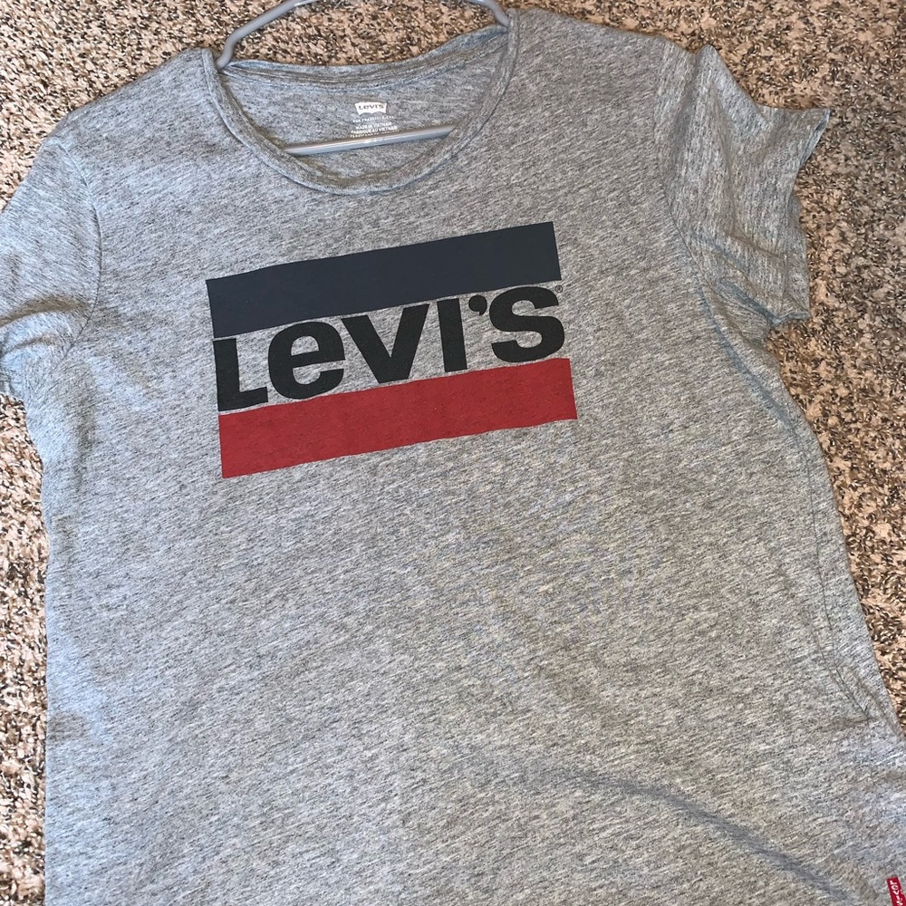 Levi t-shirt